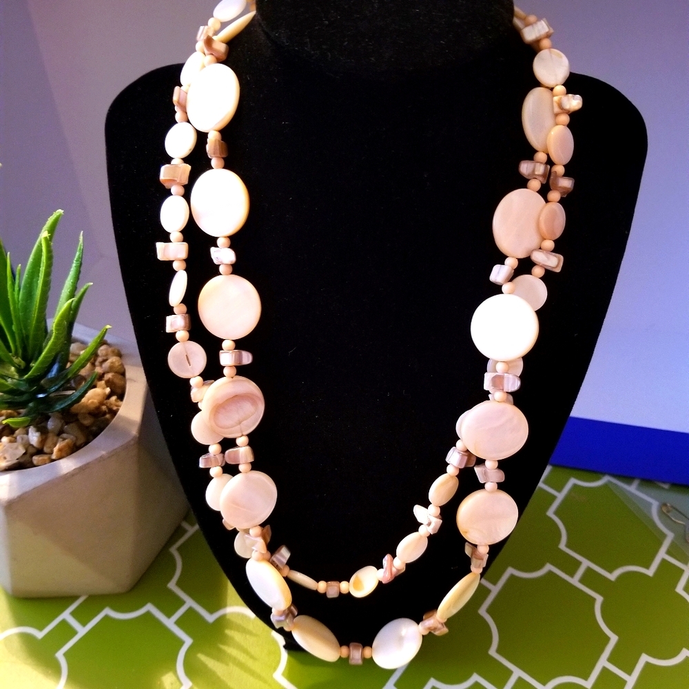 Mother of pearl necklace